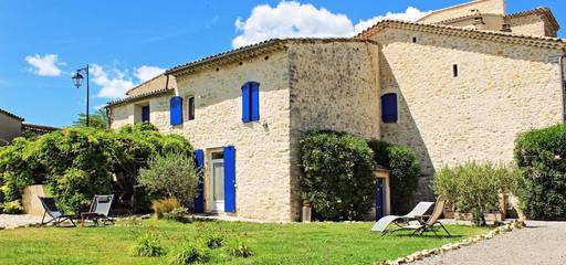 Gîte pour 5 personnes, avec sauna et piscine ainsi que terrasse et jacuzzi dans le Gard