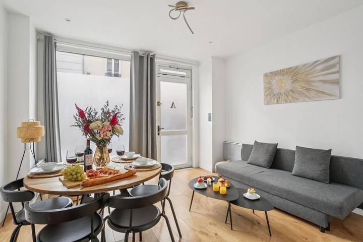 Gîte pour 6 personnes, avec jacuzzi dans Theatre De La Tour - 3