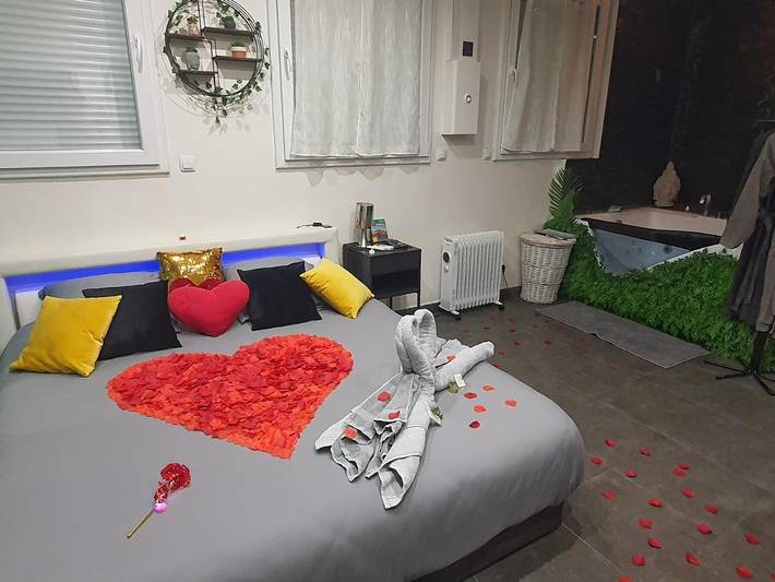 Gîte pour 2 personnes, avec jacuzzi dans Plage des Catalans - 4