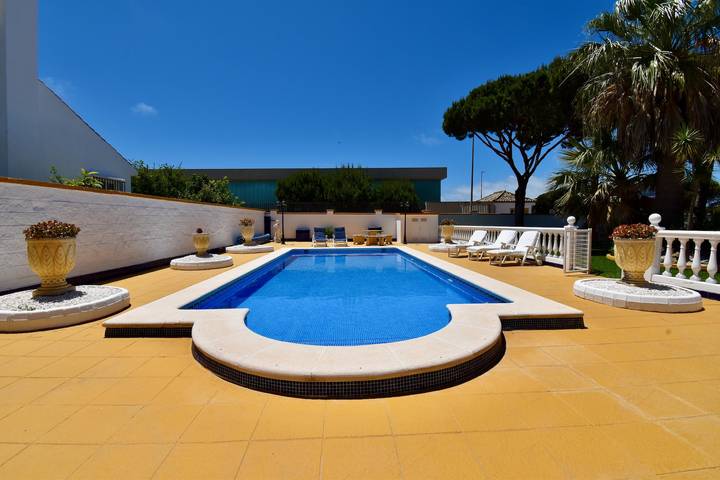 Casa rural para 8 personas, con piscina y jardín, Familias con niños en Sancti Petri - 4