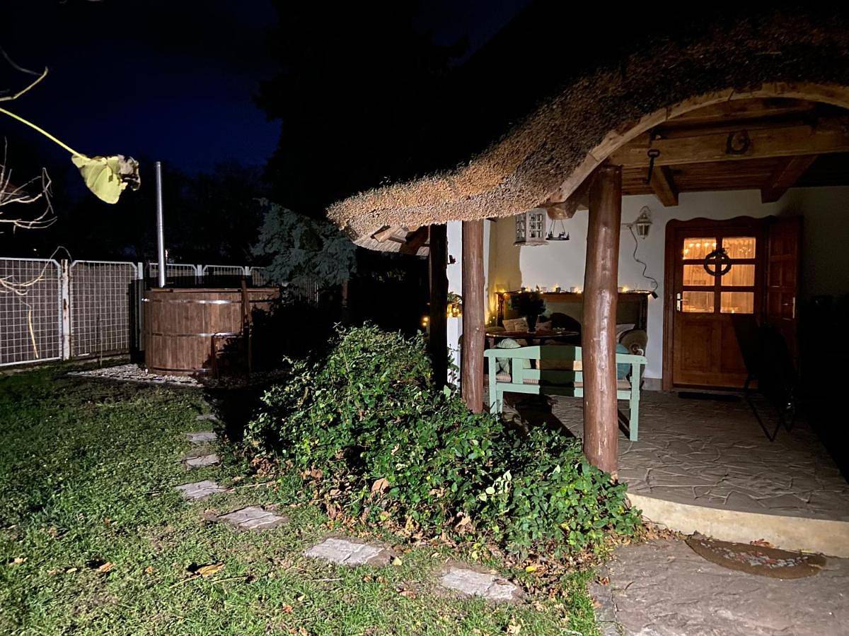 Nádfedeles Házikó in Balatonkeresztur, Plattensee Südufer