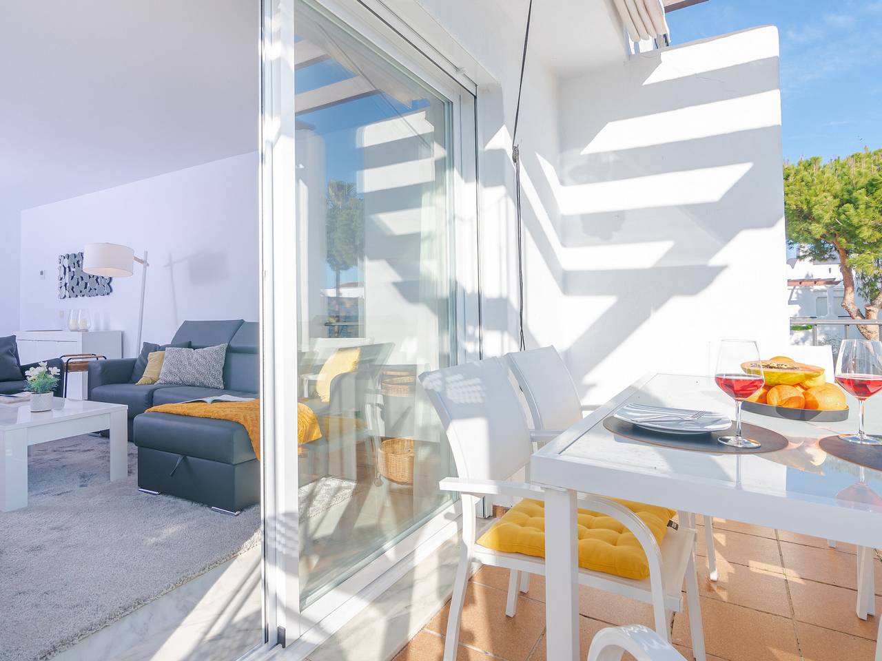 Entire apartment, Modern Apartment in Estepona: 3 Beds, 2 Baths, Near Beach, Pool & A/C in Sun Beach, Estepona