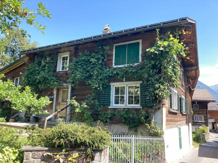 Ferienhaus für 4 Personen, mit Garten in Glarus Süd