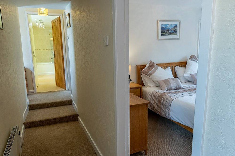 The Old Cop Shop -  2-Bed cottage with log-burner, walking distance to boats and the Lake in Patterdale, Lake District