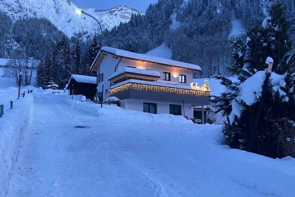 Ganze Wohnung, Haus Bazigg - Ferienwohnung Bazigg in Sonnenkopf, Klösterle am Arlberg