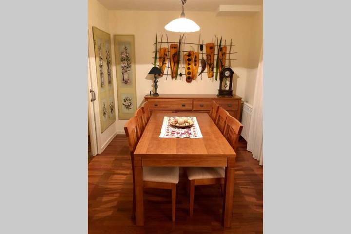 Location de vacances pour 8 personnes, avec vue ainsi que piscine et terrasse, animaux acceptés à Sabiñánigo - 3