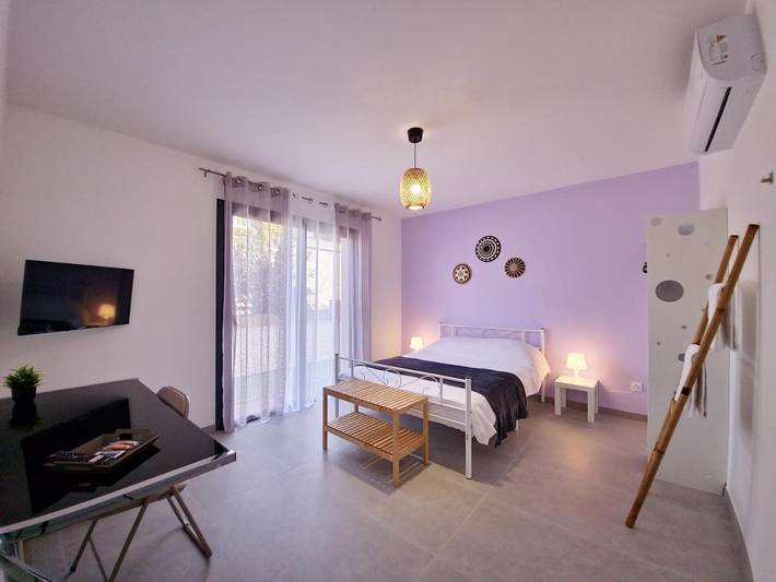 Chambre d’hôte pour 2 personnes, avec terrasse ainsi que jardin et vue