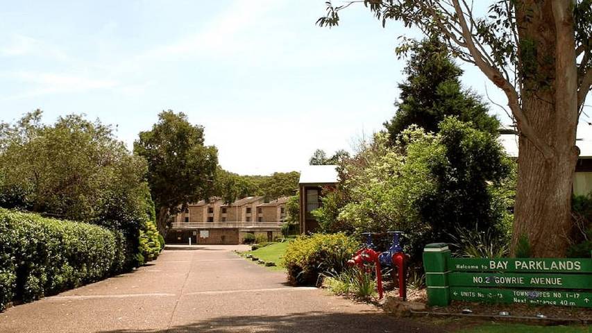 Holiday apartment for 8 people, with hot tub and garden as well as pool and balcony in Nelson Bay