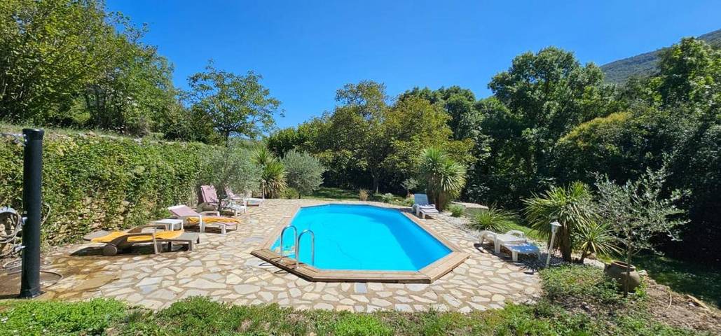 Location de vacances pour 10 personnes, avec jardin ainsi que piscine et vue, animaux acceptés à Molières-Cavaillac - 2