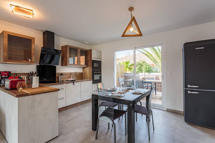 Location de vacances pour 6 personnes, avec terrasse ainsi que piscine et jardin à Ondres - 3