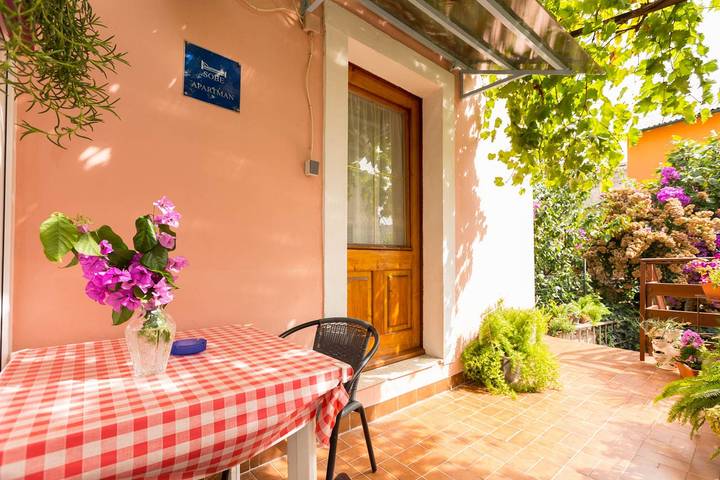 Ferienwohnung für 2 Personen, mit Balkon/Terrasse in Mali Lošinj
