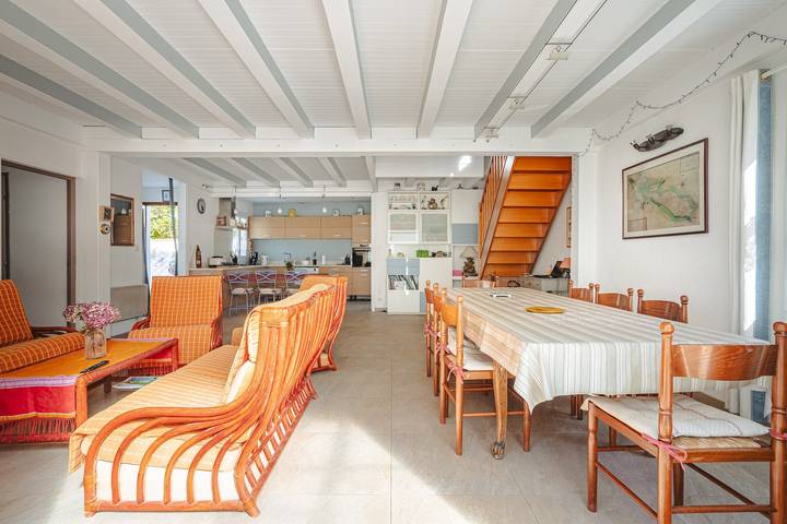 Villa 'Les Oyats', 100m from the Beach, Very Quiet, 5 Bedrooms, Sleeps 11 in La Couarde-sur-Mer, Ile de Re