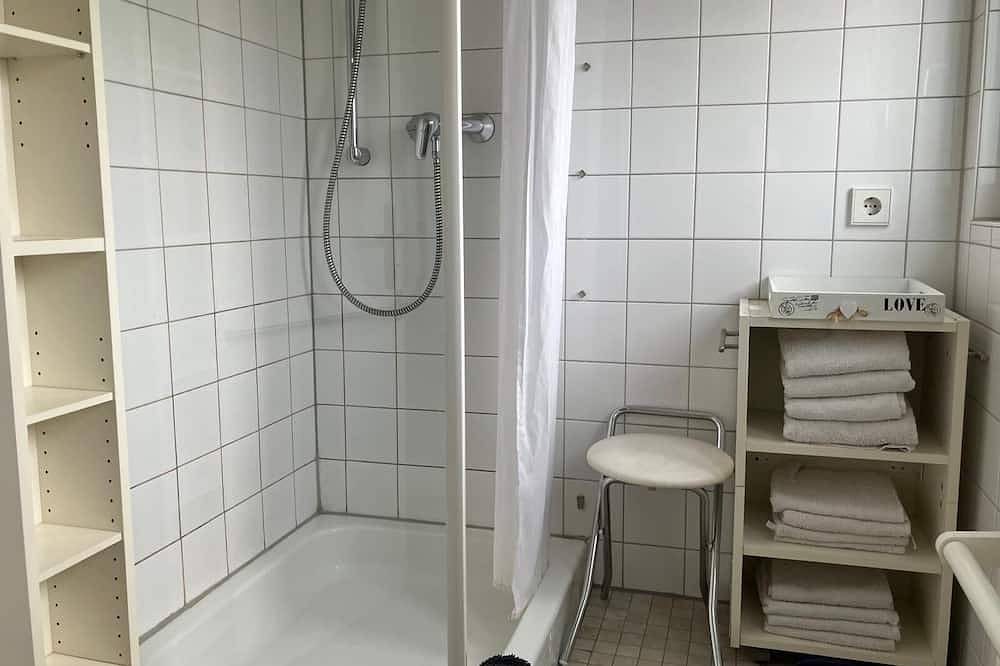 Ganze Wohnung, Charmantes 2-Zimmer-Appartement nahe Zentrum /2. Etage ( im 2-Familienhaus) in Bad Nauheim, Wetterau
