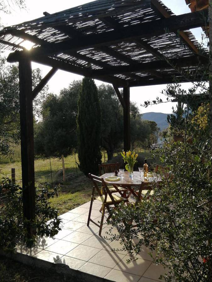 Location de vacances pour 4 personnes, avec piscine et jardin à Serra-di-Ferro - 3