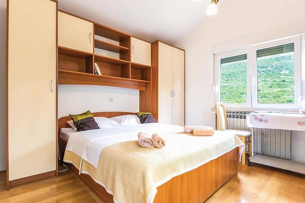 Gorgeous home in Slivno with Wifi in Makarska Riviera