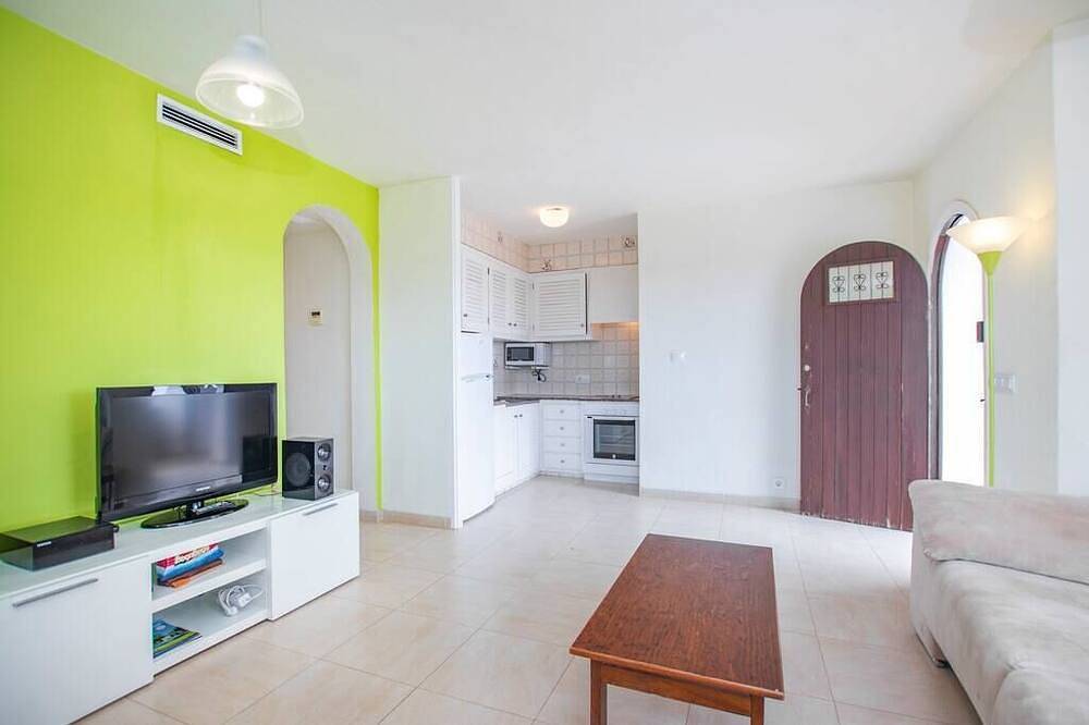 Apartamento entero, Cheap & Chic: Apartamento en Son Bou de 3 dormitorios in San Jaime Mediterráneo, Municipio de Alaior