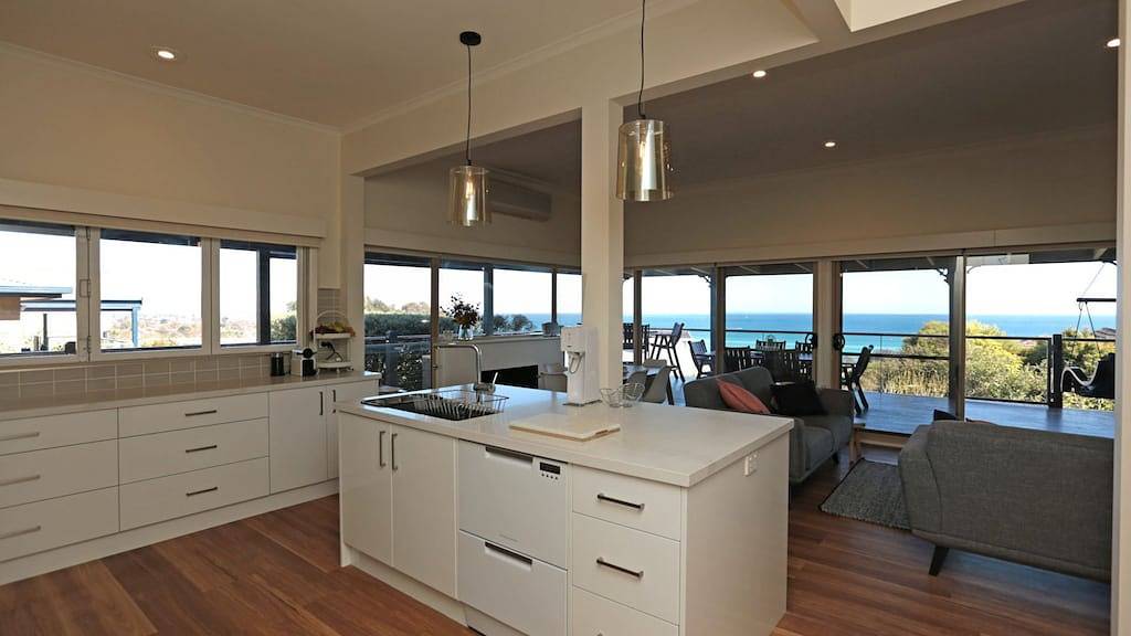 Bay Views On Browne Mccrae in McCrae, Mornington Peninsula