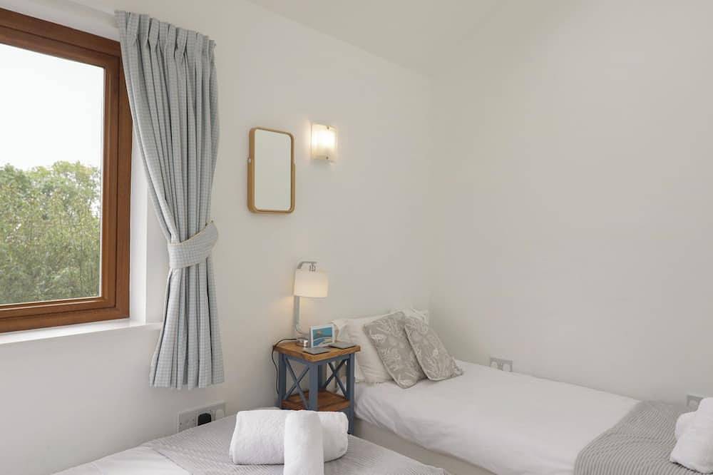 Langtree, pet friendly, with open fire in Arnside in Arnside, Cumbria