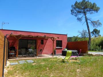 Gîte pour 4 personnes, avec terrasse ainsi que jardin et jacuzzi en Ardèche