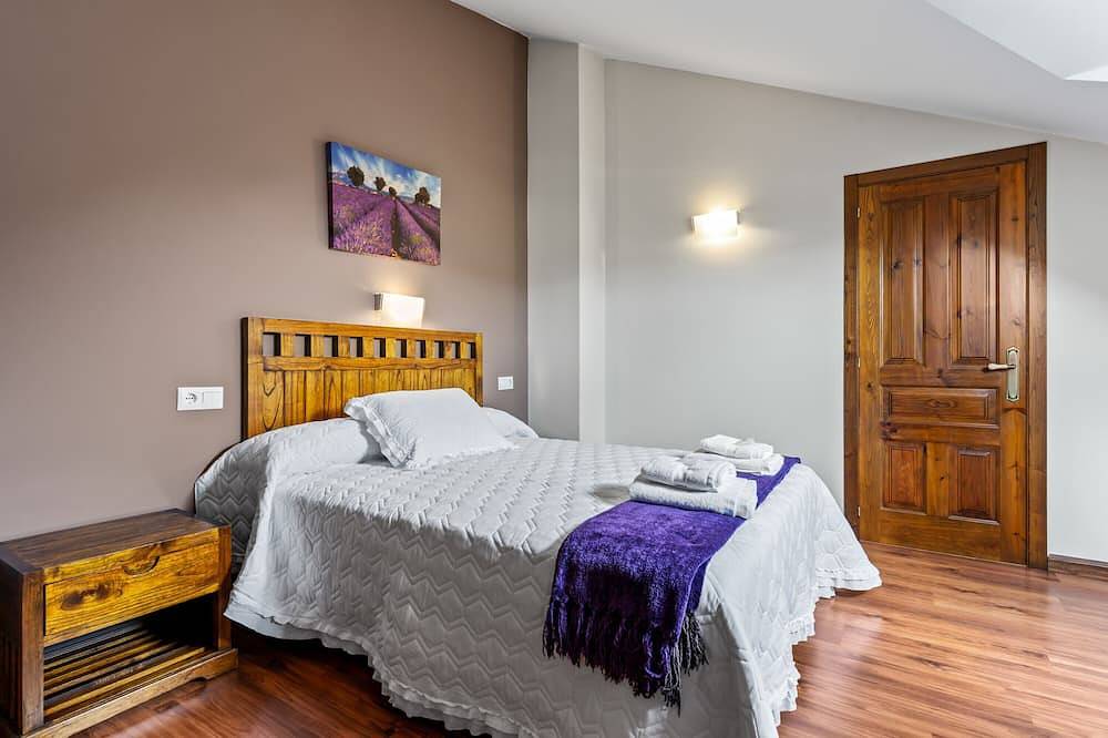Apartamento entero, Apartamento 'Cetareas 2 - Duplex' con jardín privado y Wi-Fi in Ribadeo, Rías Altas