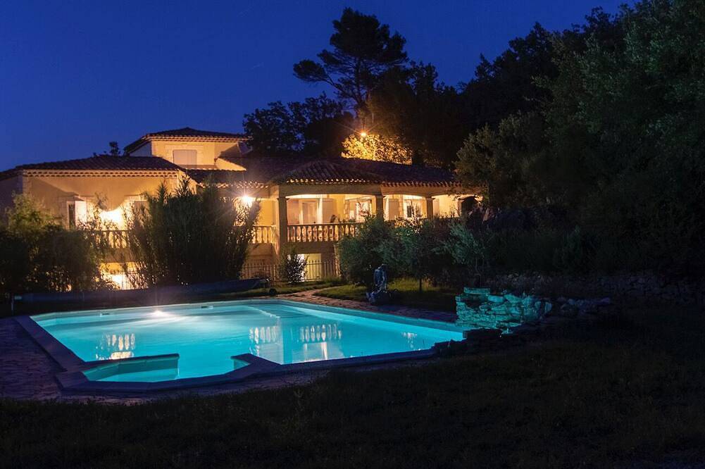 Appartement entier, Gréoux les Bains, gite de 50 m2 classé 3* en rdc de villa in Saint-Julien, Région de Brignoles