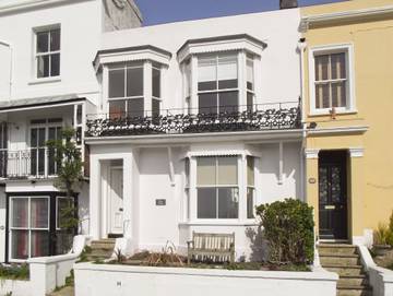 Gîte pour 5 personnes, avec jardin à Hastings