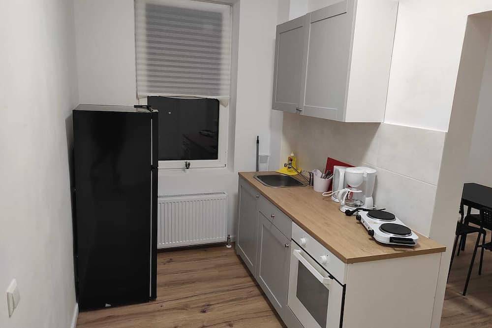 Ganze Wohnung, Large and spacious rooms, washing machine, Wifi&Tv in Altenburg, Ostthüringen