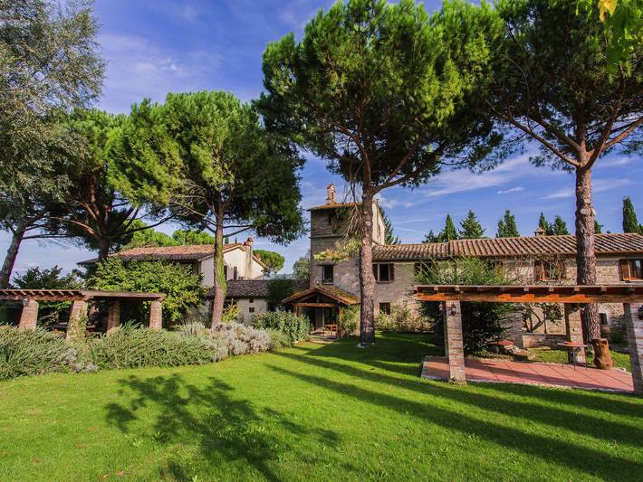 Agriturismo per 4 persone, con Terrazza e Giardino nonché Piscina a Marsciano