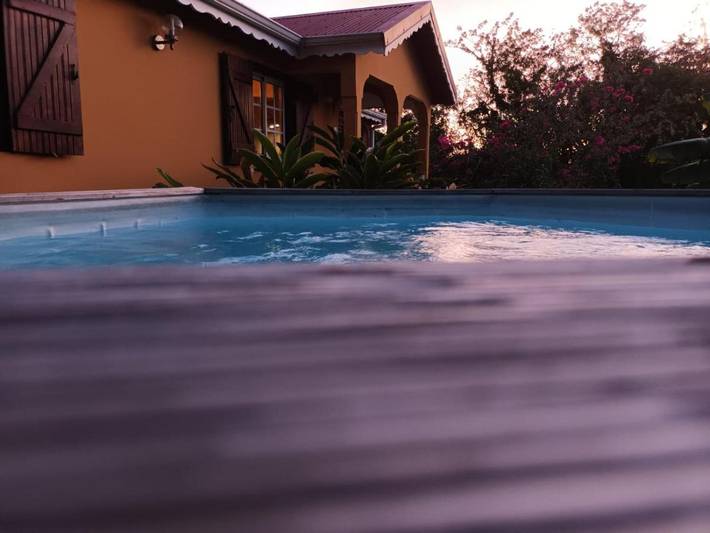 Location de vacances pour 9 personnes, avec piscine ainsi que vue et jardin dans Plage de Ferry - 3