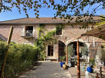 Maison d’hôte pour 3 personnes, avec jardin et vue à Givry