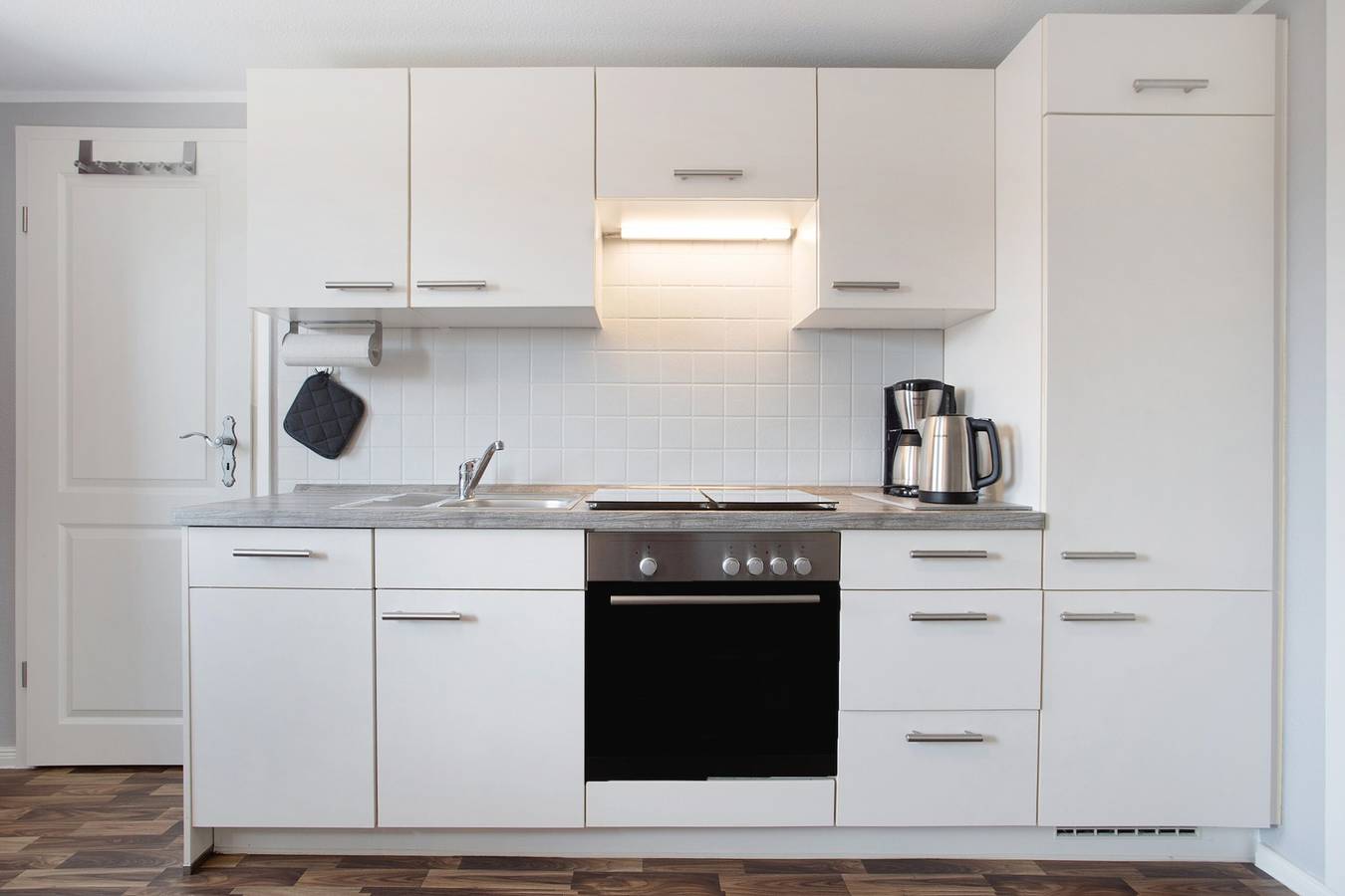 Ganze Wohnung, Ferienwohnung 'Kapitänsferienhaus Hiddenseeblick' mit Gemeinschaftsterrasse und Wlan in Schaprode, Rügen