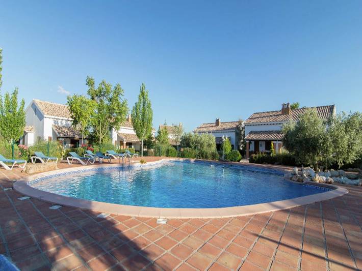 Ferienhaus für 6 Personen, mit Pool und Garten sowie Terrasse, kinderfreundlich in Spanien - 2