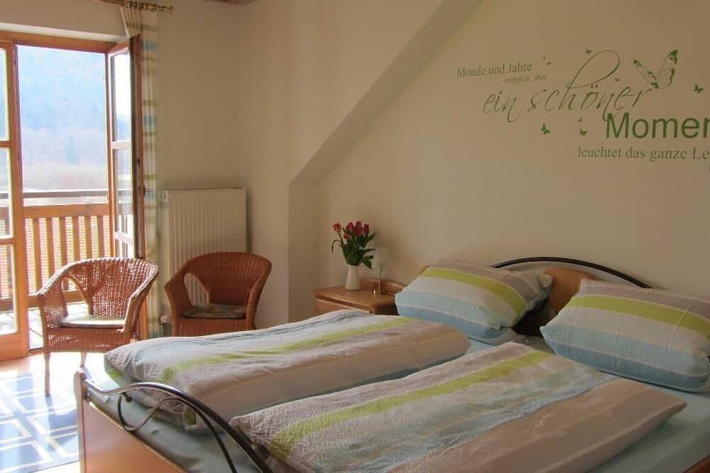 Ganze Wohnung, Ferienwohnung in ruhiger Lage mit Blick über das malerische Tal in Riedenburg, Altmühltal