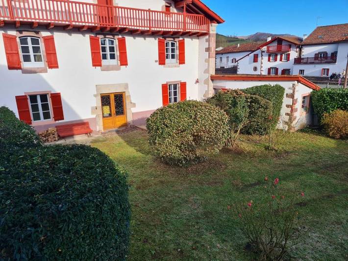 Location de vacances pour 8 personnes, avec vue et jardin à Saint-Étienne-de-Baïgorry - 3
