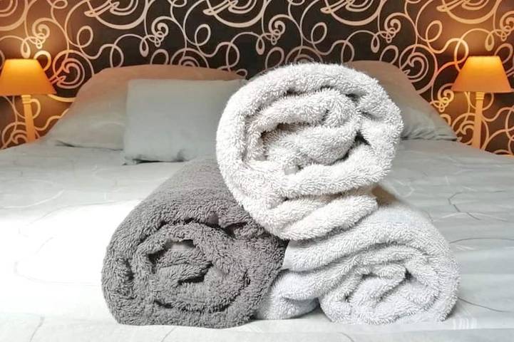 Location de vacances pour 4 personnes, avec terrasse ainsi que jardin et piscine à Capdenac - 3