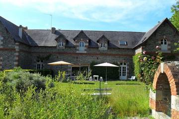 Location de vacances pour 15 personnes, avec jardin à Trédarzec