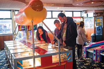 Glamping for 4 People in Clarach Bay, Ceredigion, Photo 1
