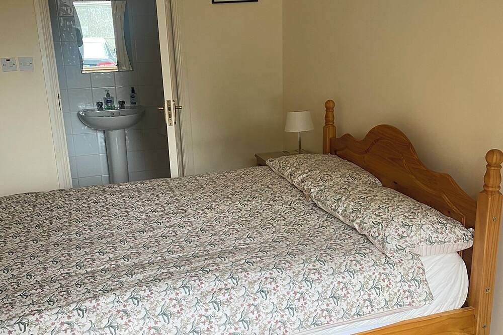 Quiet, comfortable house in town, in Galway, County Galway