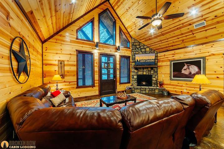 Log cabin for 10 people, with terrace and hot tub, with pets in Hochatown