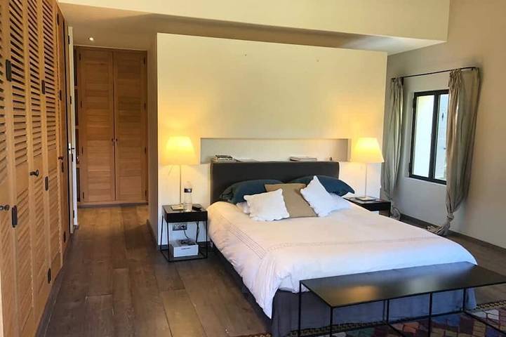 Location de vacances pour 10 personnes, avec terrasse et jardin, animaux acceptés à Rognonas - 2