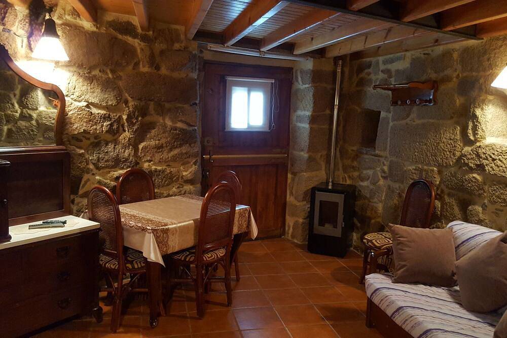 Comfortable Rural House in Nogueira de Ramuín, Ribeira Sacra