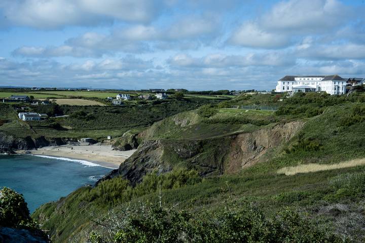 Cottage for 6 people, with Balcony and Hot tub as well as Garden in Mullion