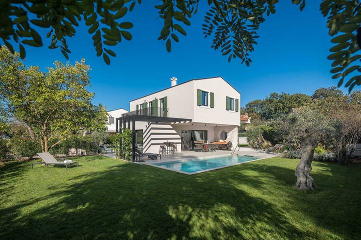 Villa pour 8 personnes, avec Balcon ainsi que Jardin et Piscine à Poreč
