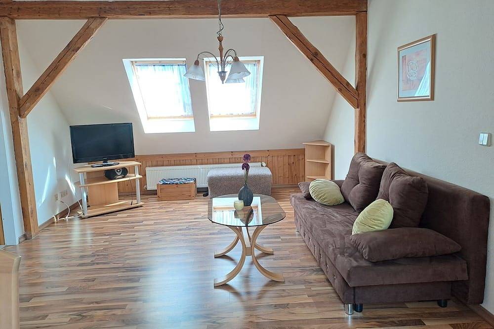Ganze Wohnung, Ferienwohnung 1  (oben 1. Etage) - Ferienwohnungen Lübs mit W-Lan in Lübs, Vorpommern Greifswald