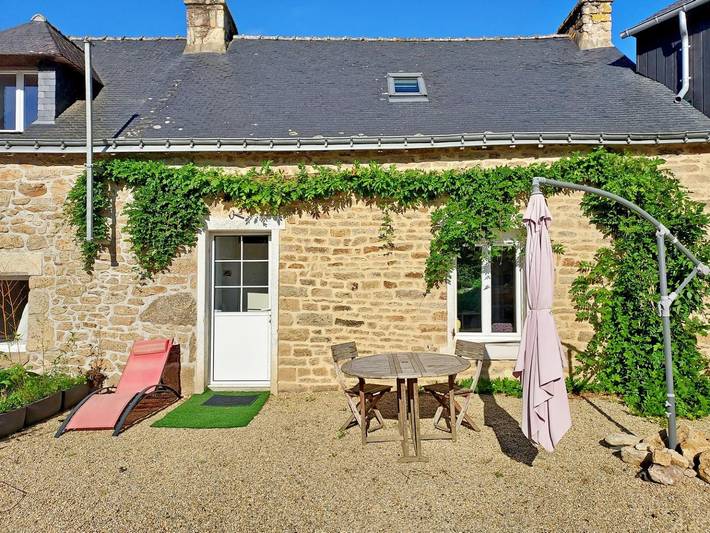Gîte pour 4 personnes, avec terrasse et jardin à Pluneret