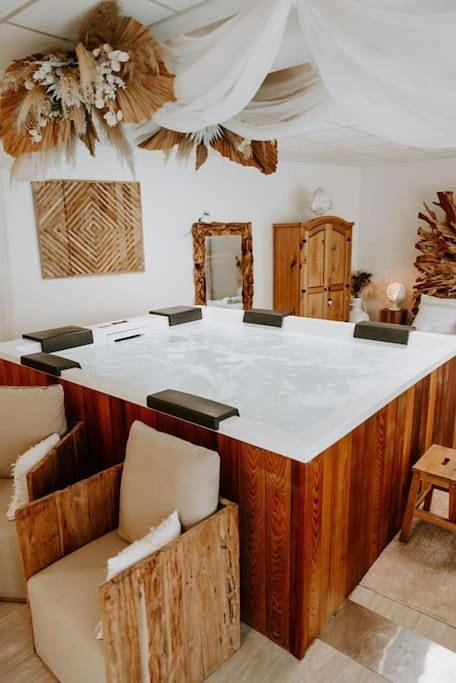 Gîte pour 2 personnes, avec jacuzzi ainsi que sauna et bassin pour enfant à Tubize - 3