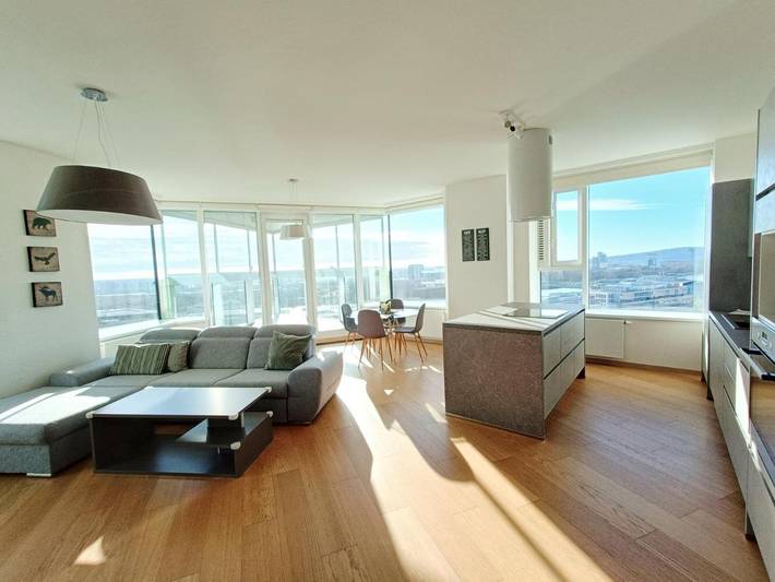 Ferienwohnung für 6 Personen, mit Ausblick und Balkon in Bratislava