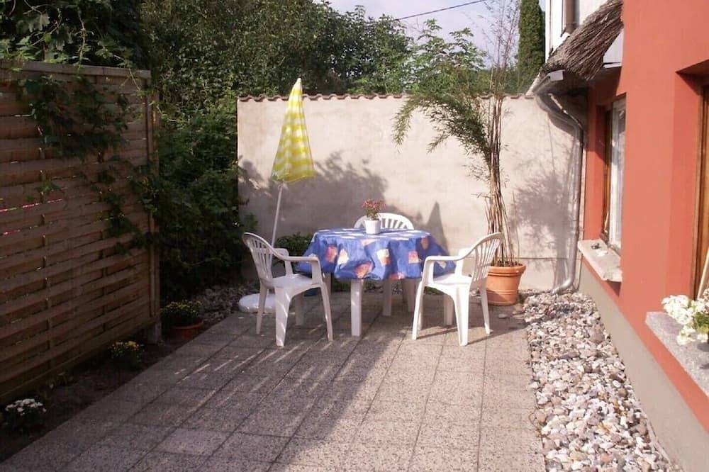 Semi-detached house with fireplace near the Bodden, central but quiet location in Born a. Darß, Born am Darß