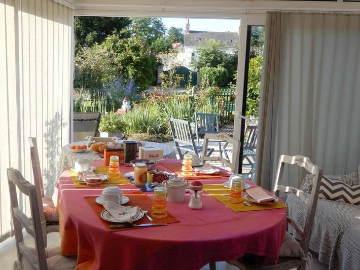 Location de vacances pour 6 personnes, avec piscine et jardin, animaux acceptés à Cercy-la-Tour - 2