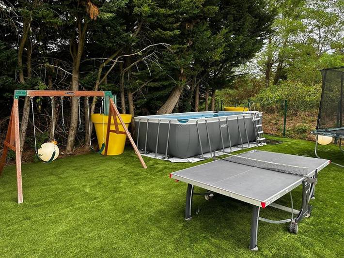 Gîte pour 8 personnes, avec Balcon et Terrasse ainsi que Jardin et Piscine à Chelles - 3